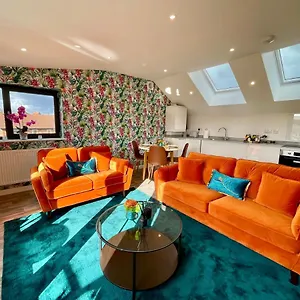 Minster Peek With Free Parking , York United Kingdom