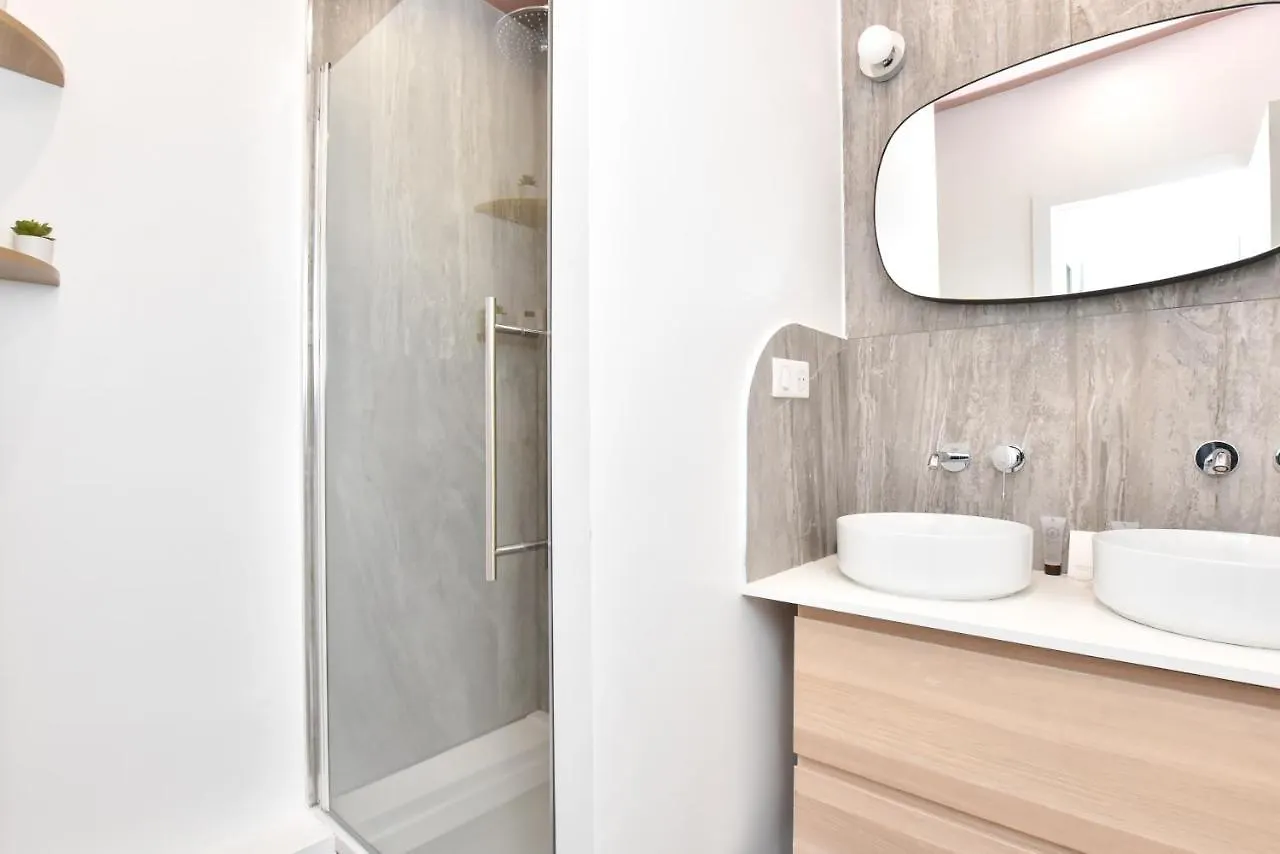 Authentic Apartment 1Br-4P Republique - Le Marais Paris France